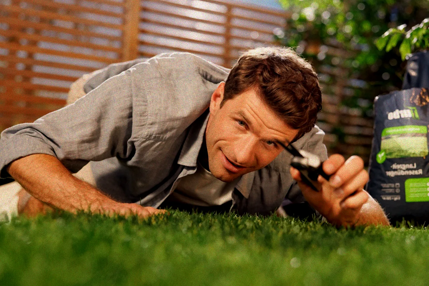 Rasendünger mit Unkrautvernichter für den Herbst